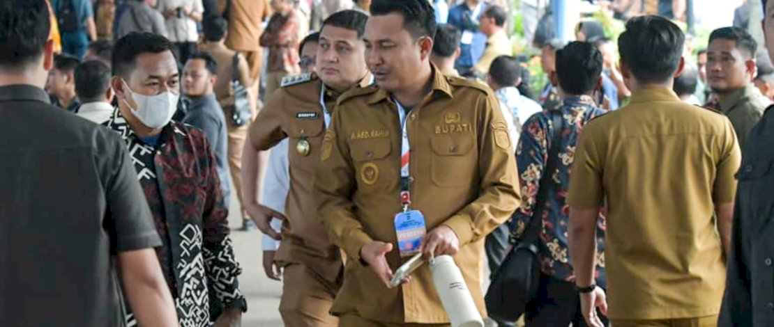Bupati Kabupaten Luwu Utara, Andi Abdullah Rahim, menghadiri Rapat Koordinasi Nasional (Rakornas) Pemerintah Pusat dan Pemerintah Daerah Tahun 2026 yang digelar di Sentul International Convention Center (SICC), Kabupaten Bogor, Senin (2/2/2026).

