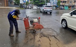 Laporan Pagi, Jalan Mulus Siang Hari, Gerak Cepat Munafri Tangani Jalan Berlubang