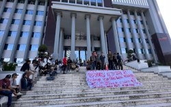 Mahasiswa Geruduk Kejati Sulsel, Desak Tuntaskan 16 Kasus Korupsi Mandek dan Reformasi Kejaksaan 