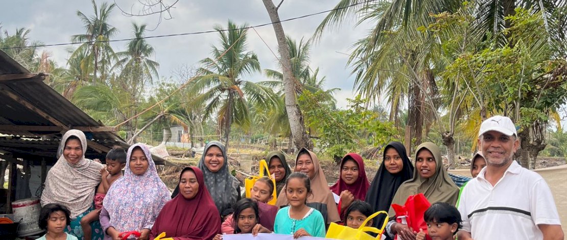 Hotel Hyatt Place Makassar menyalurkan donasi kemanusiaan ke wilayah Aceh, Sumatera Utara, dan Sumatera Barat.