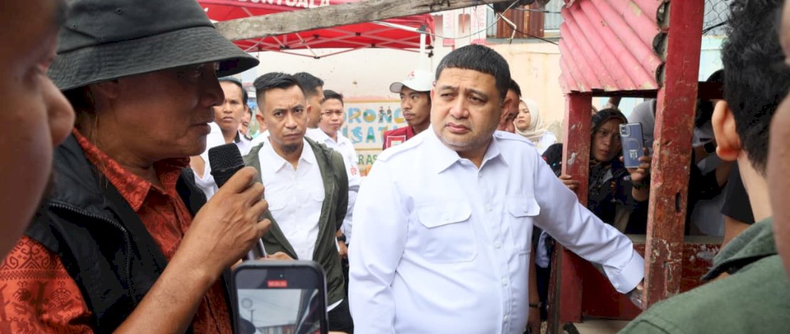 Wali Kota Makassar, Munafri Arifuddin, saat mengunjungi lokasi peleburan sampah plastik menjadi BBM di Jalan Labu Lorong, Kecamatan Bontoala, Rabu, 11 Februari 2026.