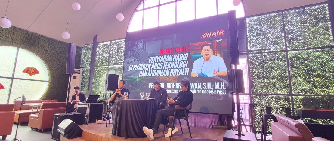 Merayakan ulang tahun yang ke-40, Radio Mercurius mengadakan diskusi penyiaran dengan tema Penyiaran Radio di Pusaran Arus Teknologi dan Ancaman Royalti. Diskusi diselenggarakan di Verda Coffee & Kitchen, Makassar, Sabtu, 14 Februari 2026. 
