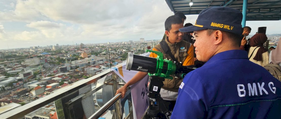 Pemantauan hilal di Makassar, Selasa, 17 Februari 2026. Pemerintah menetapkan 1 Ramadan 1447 H jatuh pada 19 Februari 2026.