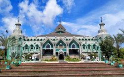 Masjid Al Markaz Makassar Siapkan 1.200 Porsi Makanan Per Hari untuk Buka Puasa