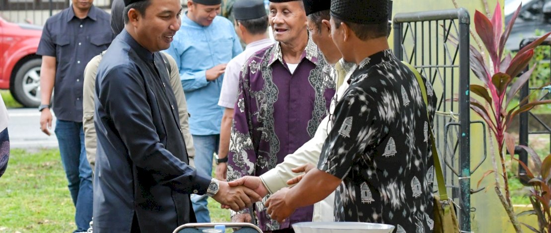 Hari kedua Ramadan, Bupati Luwu Utara Andi Abdullah Rahim melakukan safari di Kantor Camat Masamba, Jumat, 20 Februari 2026.