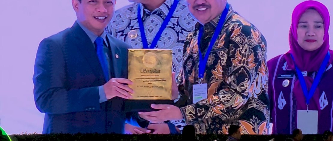 Pemkab Pinrang Terima Penghargaan Lingkungan Hidup Kategori Menuju Kabupaten Bersih