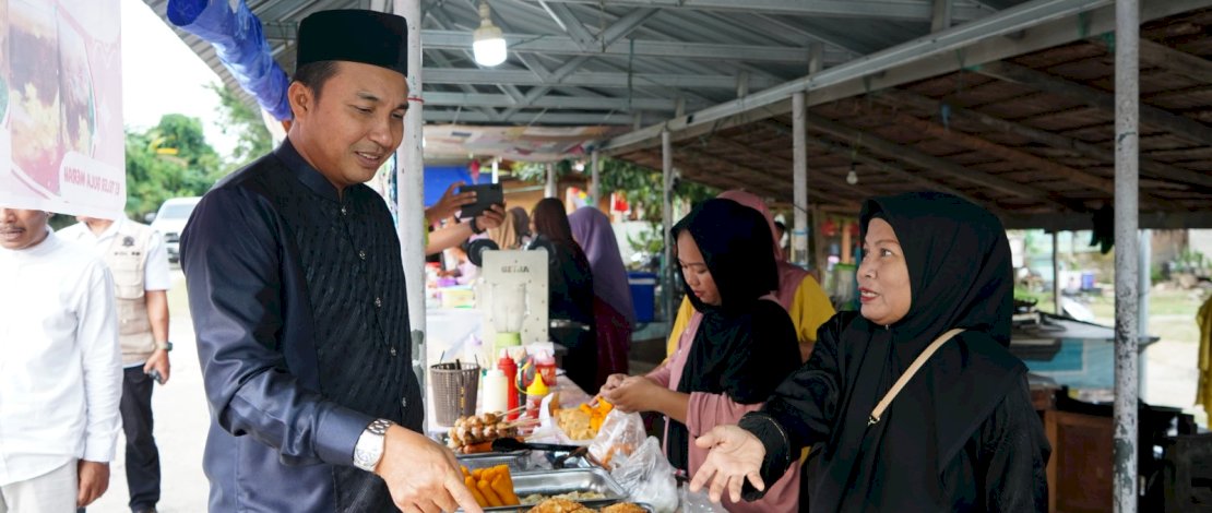 Borong Takjil untuk Warga, Aksi Spontan Bupati Luwu Utara Hidupkan UMKM di Sabbang