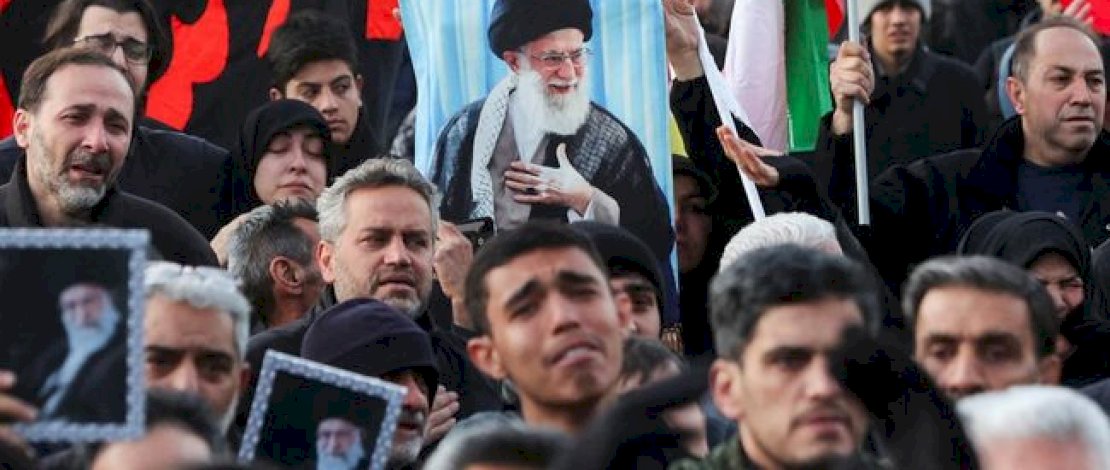 Iran Tunda Pemakaman Ayatollah Ali Khamenei, Jutaan Pelayat Diperkirakan Memadati Teheran