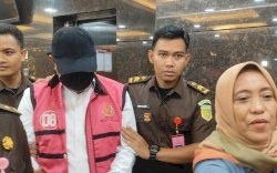 Dugaan Korupsi Bibit Nanas, Eks Pj Gubernur Sulsel Bahtiar Baharuddin Ditahan Kejaksaan 