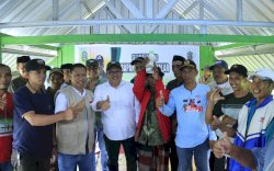 Bupati Takalar Turun ke Sawah, Serahkan Bantuan ke 15 Kelompok Tani di Lumbung Padi Su&rsquo;rulangi