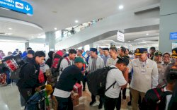 Gubernur Sulsel Lepas 500 Pemudik Program Mudik PLN dari Pelabuhan Soekarno-Hatta Makassar