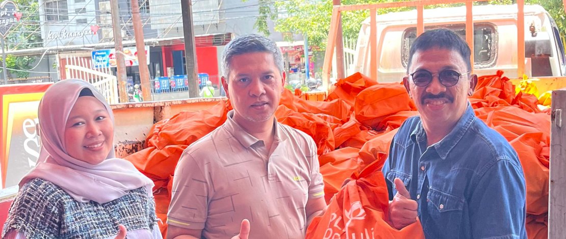 Wujud Kepedulian ARW, 2.200 Paket Sembako Dibagikan untuk Warga Kurang Mampu