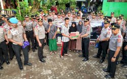 Jelang Lebaran, Siswa SIP Angkatan 55 Resimen DDP Polda Sulsel Berbagi Kebahagiaan di Panti Asuhan