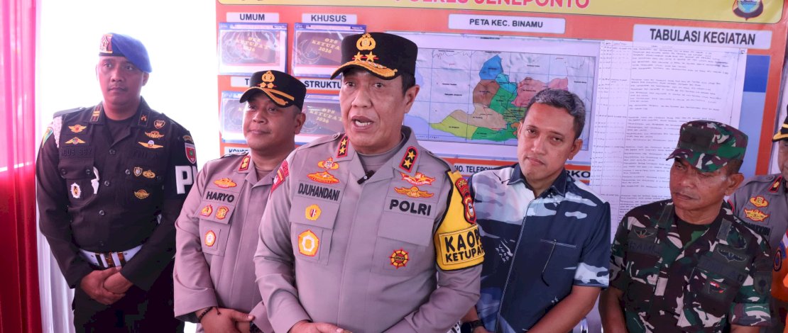 Menjelang Hari Raya Idulfitri 1447 H, Kapolda Sulawesi Selatan Irjen Pol Djuhandhani Rahardjo Puro melakukan kunjungan kerja ke Kabupaten Jeneponto untuk meninjau langsung Pos Pengamanan terpadu serta memantau kondisi arus lalu lintas.