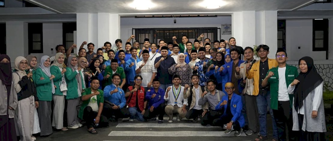 Wali Kota Makassar, Munafri Arifuddin, bersama Wakil Wali Kota Makassar, Aliyah Mustika Ilham, menggelar buka puasa bersama Forum Koordinasi Pimpinan Daerah (Forkopimda), di Halaman Balai Kota Makassar, Kamis, 19 Maret 2026.