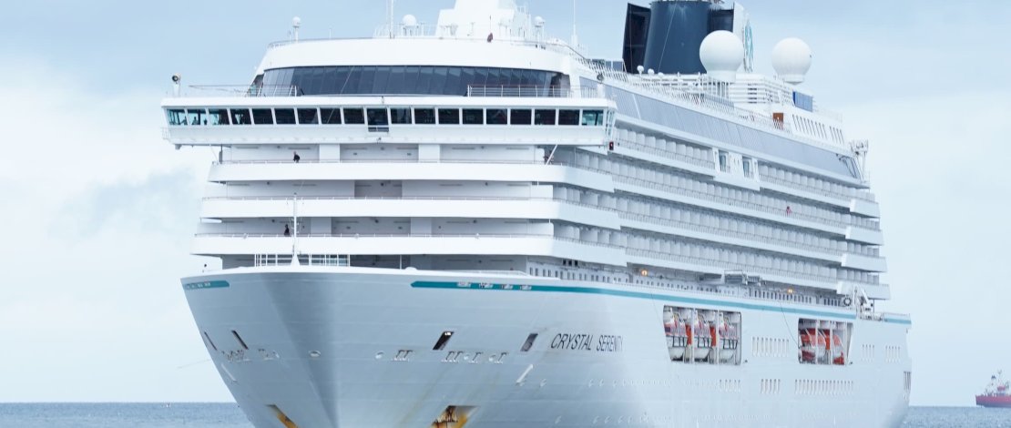 SPJM Sambut Kedatangan Kapal Pesiar Crystal Serenity di Makassar