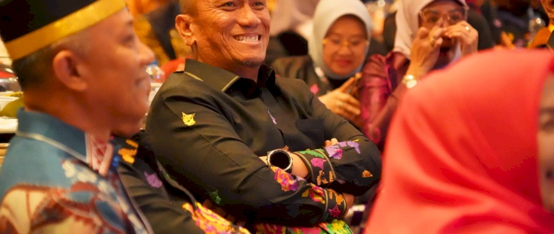 Bupati Luwu Timur, Irwan Bachri Syam, menghadiri Pertemuan Saudagar Bugis Makassar (PSBM) XXVI Tahun 2026 yang berlangsung di Hotel Claro Makassar, Kamis, 26 Maret 2026.
