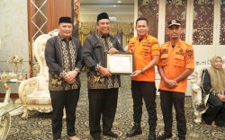 Bupati Maros Raih Penghargaan dari Basarnas atas Dukungan SAR Kecelakaan Pesawat di Bulusaraung