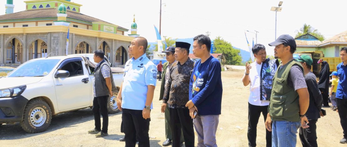 Bupati Luwu Timur, Irwan Bachri Syam, melakukan kunjungan kerja untuk menindaklanjuti keluhan warga mengenai infrastruktur yang ada di Loeha Raya, Kecamatan Towuti, Minggu, 29 Maret 2026.