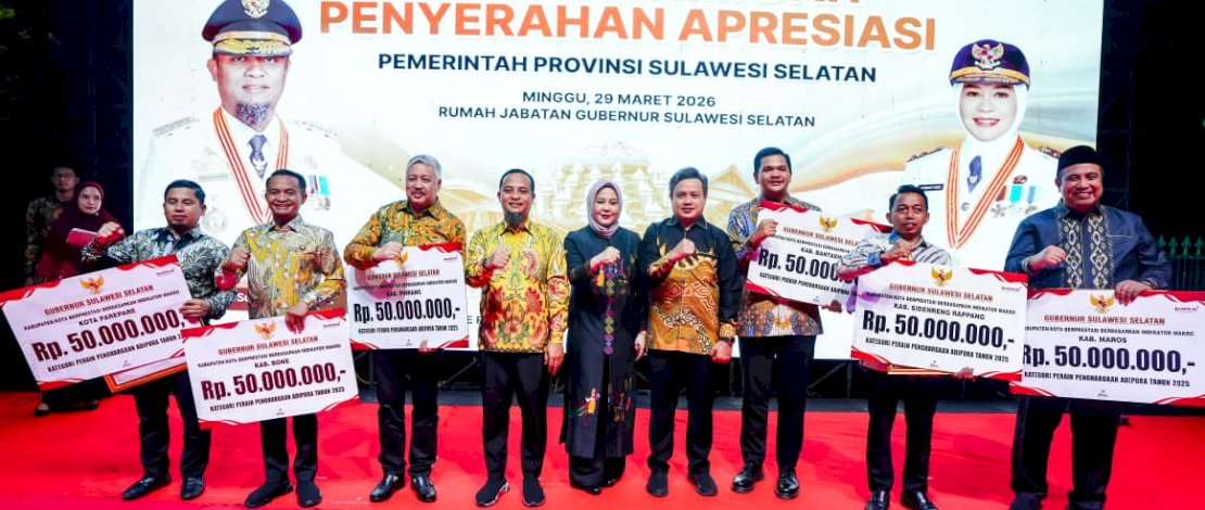 Silaturahmi dan penyerahan apresiasi yang digelar Pemerintah Provinsi Sulawesi Selatan di Halaman Rujab Gubernur Sulsel, Minggu malam, 29 Maret 2026, bertabur hadiah dan penghargaan.
