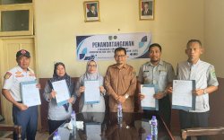 Kadishub Luwu Utara Gelar Penandatanganan Perjanjian Kinerja bersama Pejabat Administrator dan Pengawas