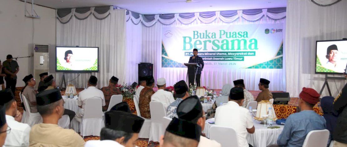 Bupati Luwu Timur, Irwan Bachri Syam menghadiri kegiatan buka puasa bersama PT. Pongkeru Mineral Utama (POMU) bersama masyarakat dan Pemerintah Kabupaten Luwu Timur yang berlangsung di Aula Dinas Pendidikan dan Kebudayaan Lutim, Selasa, 17 Maret 2026.
