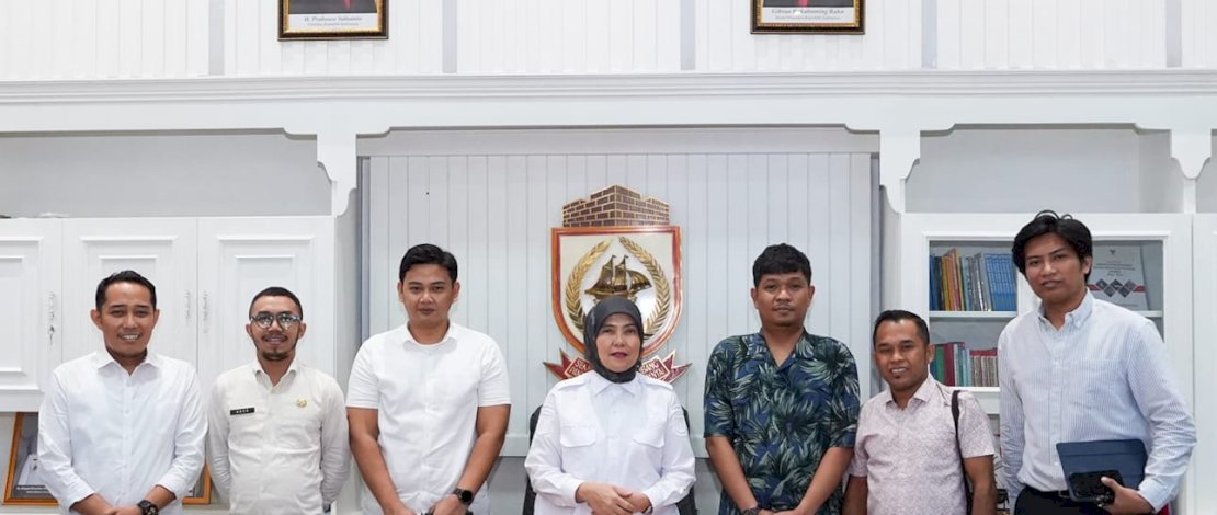 Wakil Wali Kota Makassar, Aliyah Mustika Ilham, menerima audiensi pengurus Komunitas Balance Bike Makassar, di Ruang Rapat Wakil Wali Kota, Kantor Wali Kota Makassar, Jalan Ahmad Yani, Rabu, 1 April 2026.