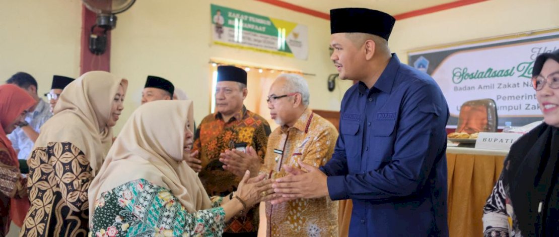 Bupati Bantaeng, Muh Fathul Fauzy Nurdin di dampingi Wakil Bupati Bantaeng, Sahabuddin, menghadiri kegiatan Halal Bihalal dan Sosialisasi Zakat, Infak dan Sedekah.