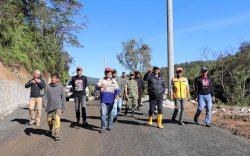 Bupati Luwu Utara Tinjau Proyek Jalan Seko, Akses Terisolasi Mulai Terbuka