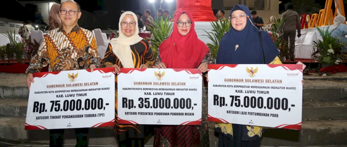 Pemerintah Kabupaten Luwu Timur dianugerahi penghargaan dari Gubernur Sulsel, Andi Sudirman Sulaiman, atas keberhasilannya dalam meningkatkan PDRB, serta menurunkan angka kemiskinan dan pengangguran.