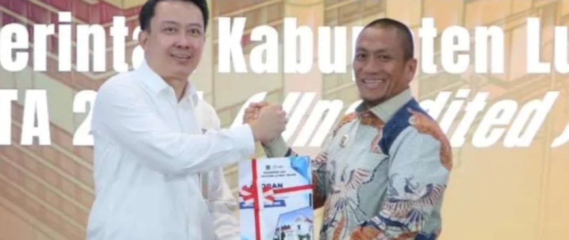 Bupati Luwu Timur, Irwan Bachri Syam, menyerahkan Laporan Keuangan Pemerintah Daerah (LKPD) Tahun Anggaran 2025 kepada Badan Pemeriksa Keuangan (BPK), di Makassar, Selasa, 31 Maret 2026.