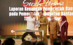 Bupati Bantaeng Serahkan LKPD Unaudited 2025 ke BPK Sulsel