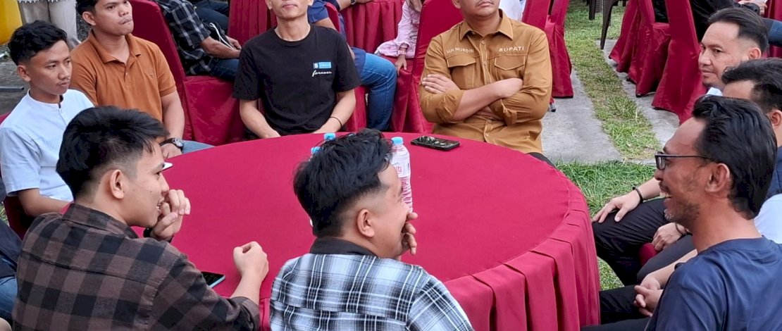 Bupati Bantaeng, M. Fathul Fauzy Nurdin, buka puasa bersama dengan insan pers dan lembaga swadaya masyarakat (LSM) di Halaman Hotel Kirei Bantaeng, Selasa, 17 Maret 2026.