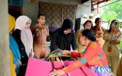 Wagub Fatmawati Dorong UMKM Tenun Emas Sidrap Naik Kelas, Bidik Pasar Lebih Luas
