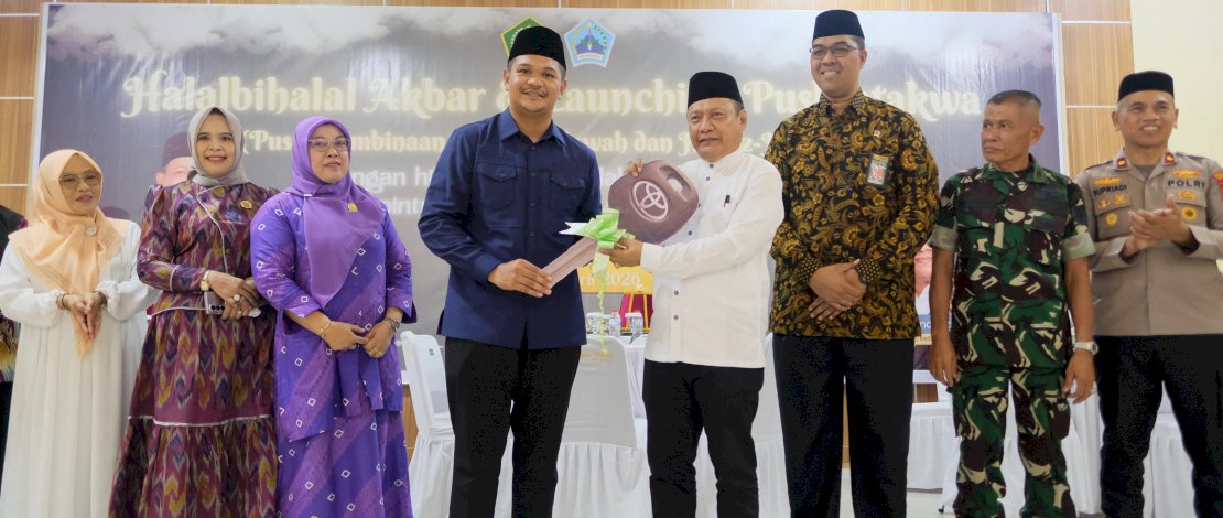 Bupati Bantaeng, M. Fathul Fauzy Nurdin, menghadiri kegiatan Halal Bi Halal Akbar yang dirangkaikan dengan Launching PUSBINTAKWA (Pusat Pembinaan Taklim, Tilawah dan Hafids-Hafidsah) yang diselenggarakan oleh Kementerian Agama Kabupaten Bantaeng, yang Berlangsung di Gedung Balai Kartini, Kamis 9 April 2026.