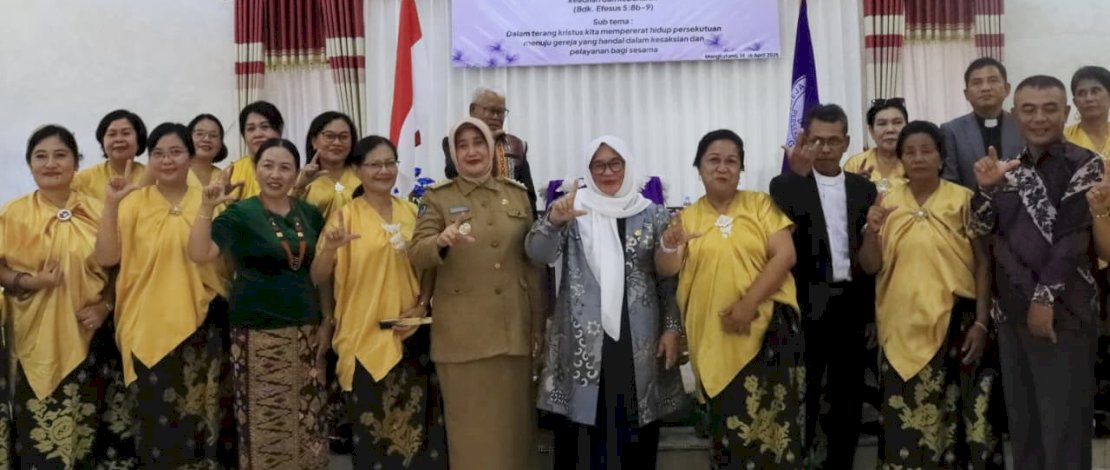 Wakil Bupati Luwu Timur, Puspawati Husler, menghadiri Rapat Kerja (Raker) Tahun II Persekutuan Wanita Gereja Protestan Indonesia Luwu (PW GPIL), yang digelar di GPIL Filadelpia Maleku, Kecamatan Mangkutana, Selasa, 14 April 2026.