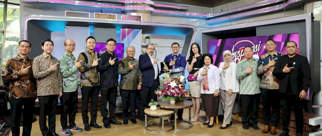 Jaga Stabilitas Harga Obat Nasional, Taruna Ikrar Dianugerahi Award Kepemimpinan Visioner 2026 dari GP Farmasi Indonesia