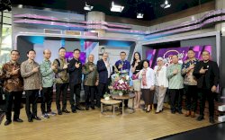 Jaga Stabilitas Harga Obat Nasional, Taruna Ikrar Dianugerahi Award Kepemimpinan Visioner 2026 dari GP Farmasi Indonesia