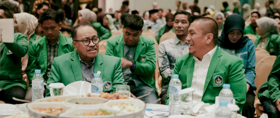 Bupati Luwu Timur, Irwan Bachri Syam, terpilih mewakili ratusan calon wisudawan untuk memberikan sambutan pada acara Ramah Tamah Pascasarjana Universitas Muslim Indonesia (UMI) di Hotel Claro, Makassar, Rabu malam, 15 April 2026.