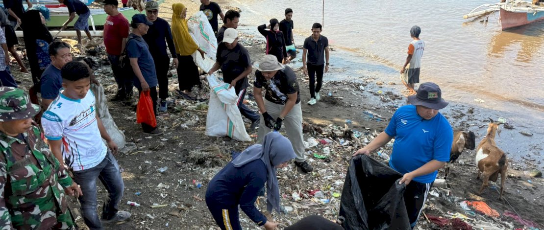 Bupati Bantaeng, M Fathul Fauzy Nurdin kembali turun langsung menggelar kerja bakti pada Jumat Bersih, Jumat, 17 April 2026