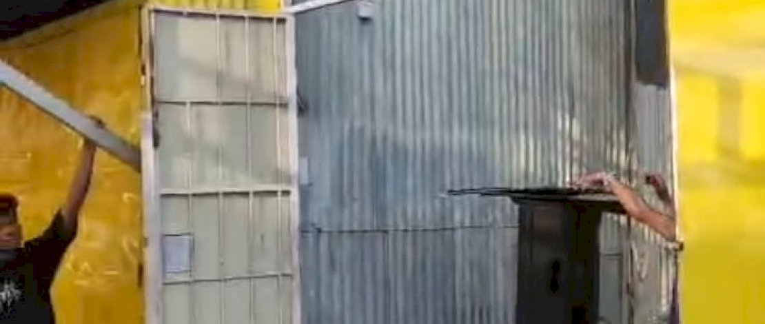 Pendekatan Humanis, 40-an Lapak Cat Kuning di Jalan Tinumbu, Bongkar Mandiri Tanpa Konflik