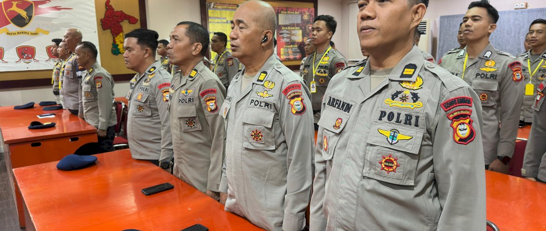 Satuan Brimob Polda Sulsel menggelar pelatihan Manajemen Staf Tahun Anggaran 2026 jajaran Sat Brimob Polda Sulsel, di Aula Pelopor Mako Sat Brimob Polda Sulsel, Senin, 20 April 2026.
