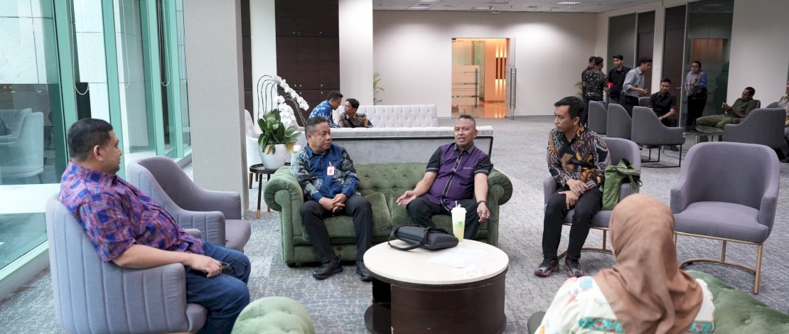Wali Kota Makassar, Munafri Arifuddin, dalam rapat koordinasi, bersama Deputi Bidang Koordinasi Infrastruktur Dasar Kementerian Koordinator Bidang Infrastruktur dan Pembangunan Kewilayahan. 