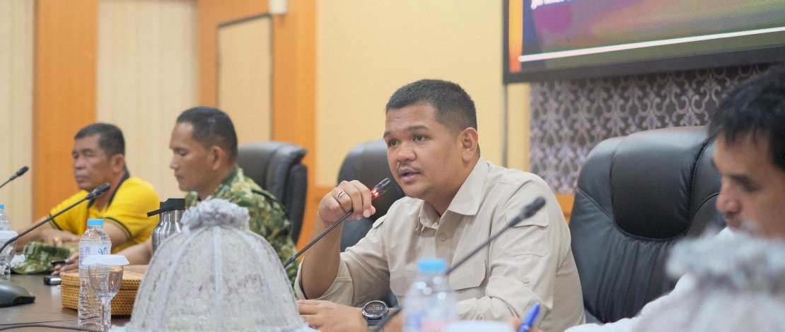 Bupati Bantaeng, Muh. Fathul Fauzy Nurdin, menghadiri sekaligus membuka Rapat Koordinasi Antisipasi Dampak El Nino Godzilla terhadap Produksi dan Komoditas Pertanian, yang digelar di Ruang Pola Kantor Bupati Bantaeng, Jumat, 24 April 2026.
