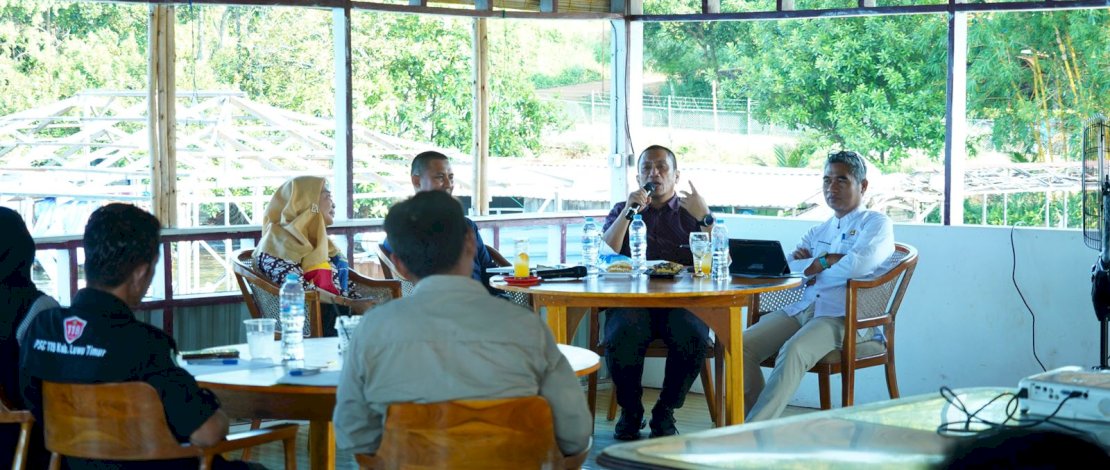 Bupati Luwu Timur, Irwan Bachri Syam, mengumpulkan kepala Puskesmas se Kabupaten Luwu Timur, di Sorowako, Jumat, 24 April 2026.