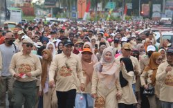 Ribuan Warga Ramaikan Jalan Sehat HUT ke-27 Luwu Utara, Bupati Ajak Perkuat Kebersamaan