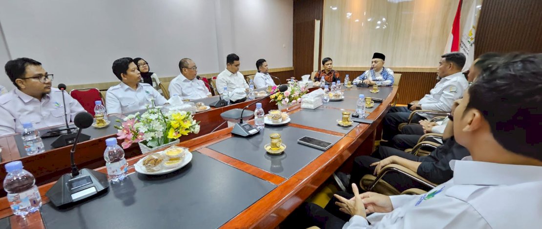 Dewan Pengurus Wilayah (DPW) Gabungan Pengusaha Makan Bergizi Indonesia (Gapembi) Sulawesi Selatan melakukan silaturahmi dengan Wakil Ketua Dewan Perwakilan Daerah (DPD) RI, Tamsil Linrung, di Kantor Perwakilan DPD RI Sulawesi Selatan, Jalan Sultan Alauddin, Senin (27/4/2026).