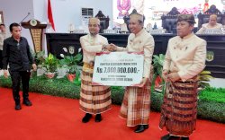 Hadiri Puncak Perayaan HUT ke-27 Luwu Utara, Gubernur: Bupati Ini Orang yang Sportif Bekerja