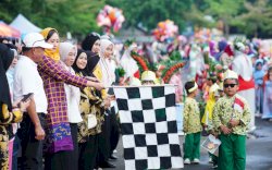 Bunda PAUD Bantaeng Lepas Ratusan Peserta Karnaval Hardiknas 2026