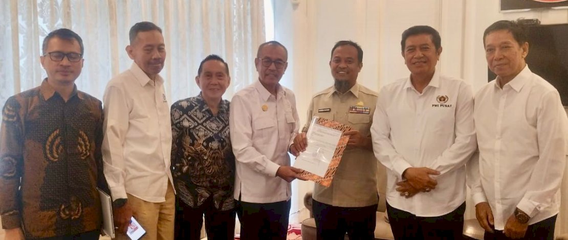 Gubernur Andi Sudirman: Calon Ketua PWI Sulsel Harus Tak Terikat Partai Politik